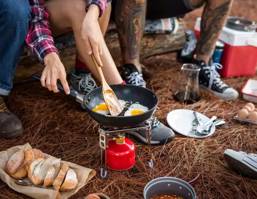 How to keep food cold while camping